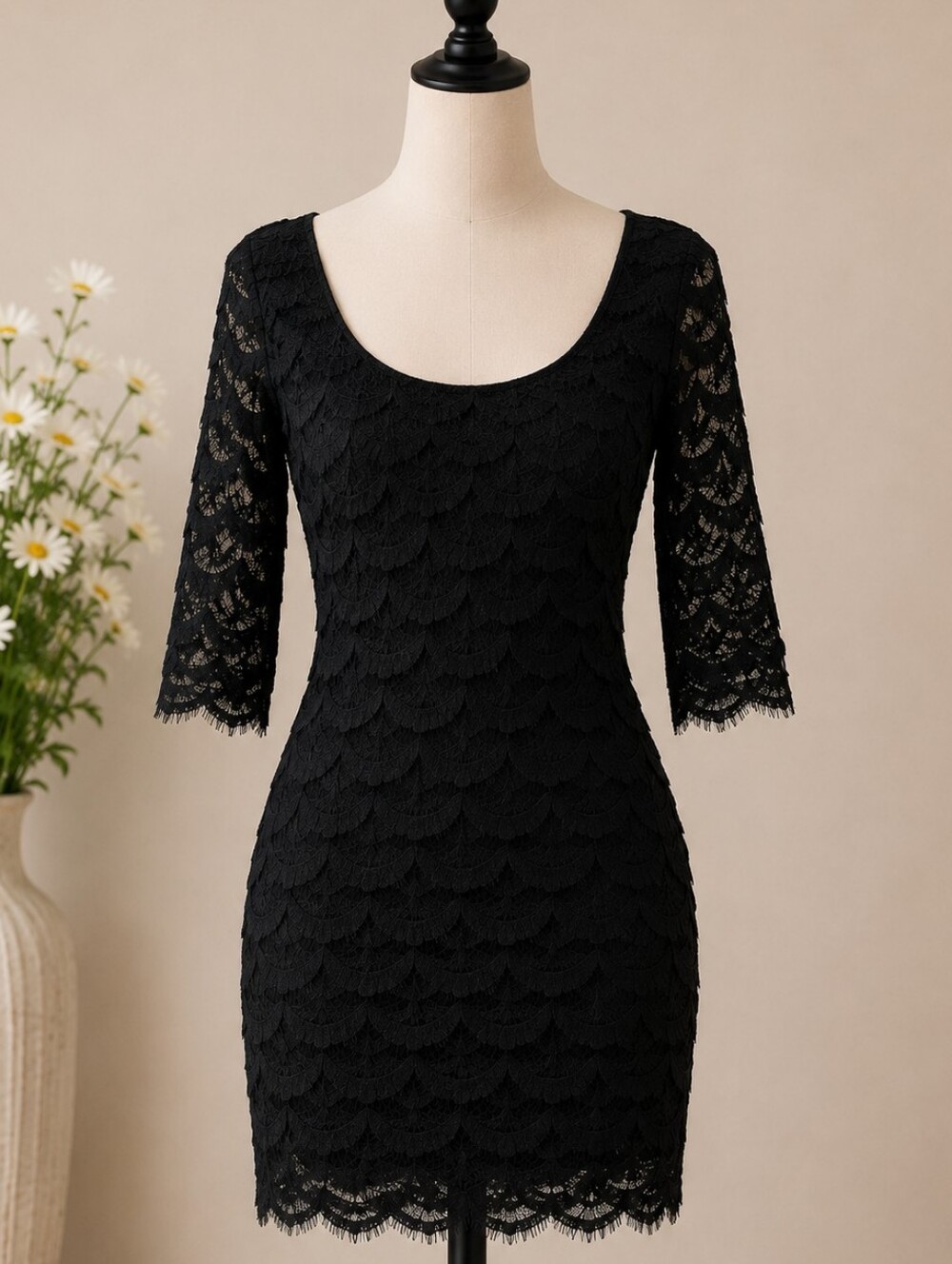 GUESS SCALLOPED EYELASH BODYCON DRESS HOLIDAY PARTY